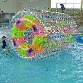 Jeu Gonflable Aquatique pour piscine : Rouleau Transparent