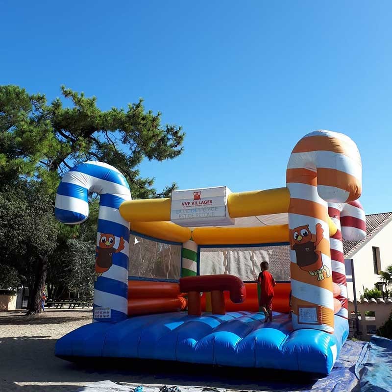 Château jeux extérieur enfant avec toboggan : Devis sur Techni