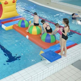 Jeu Aquatique gonflable professionnel : Pont à boule