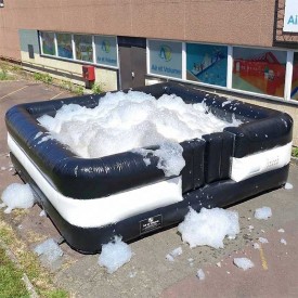 Piscine Gonflable - Soirée Mousse