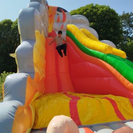 Toboggan Gonflable Magma Slide