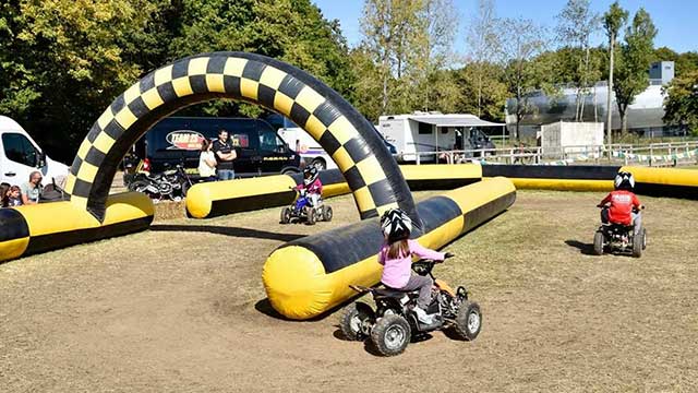 Quads pour circuits gonflables