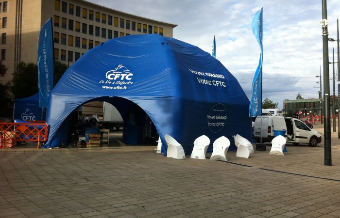 Rotonde Gonflable CAIRN - Stand circulaire avec rideaux