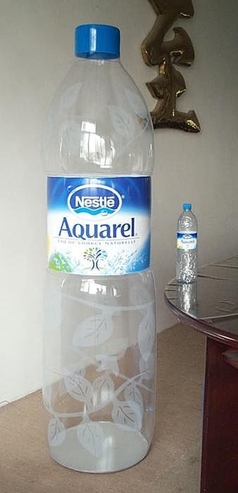 PLV- Bouteille d'eau Nestlé Aquarel Gonflable