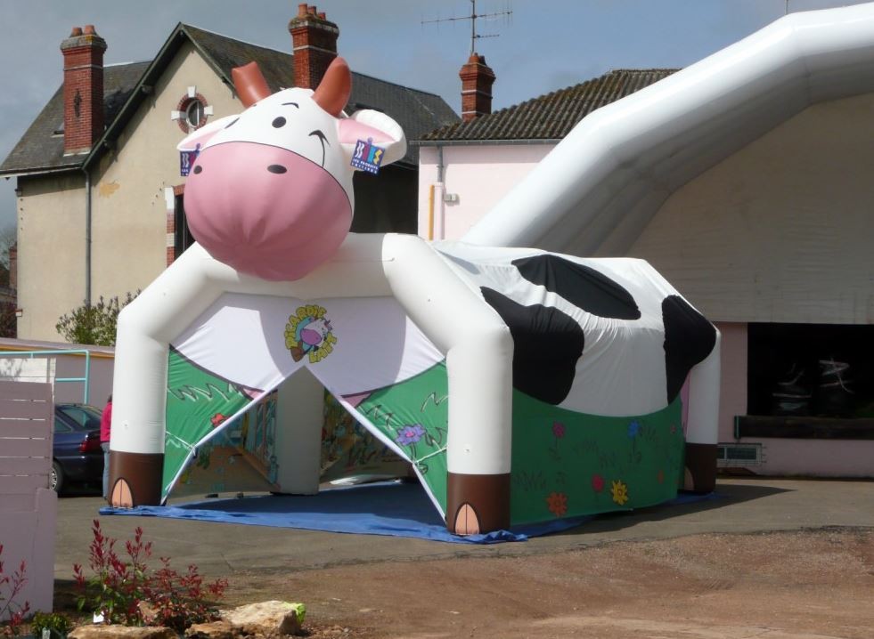 Tente Gonflable - Stand avec Tête de Vache 9 m