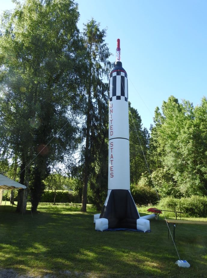 Fusée Gonflable Géante - Réplique Fusée Mercury Redstone (12m) - Exposition 50 ème anniversaire du premier homme sur la lune