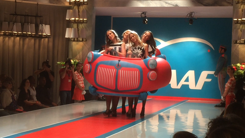 Publicité TV - Voiture Américane Gnflable MAAF