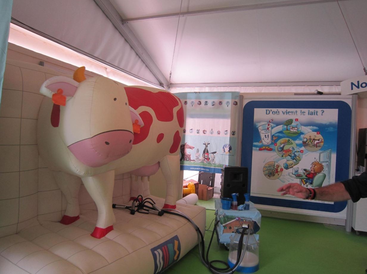 Vache Gonflable - Animation Produits Laitiers
