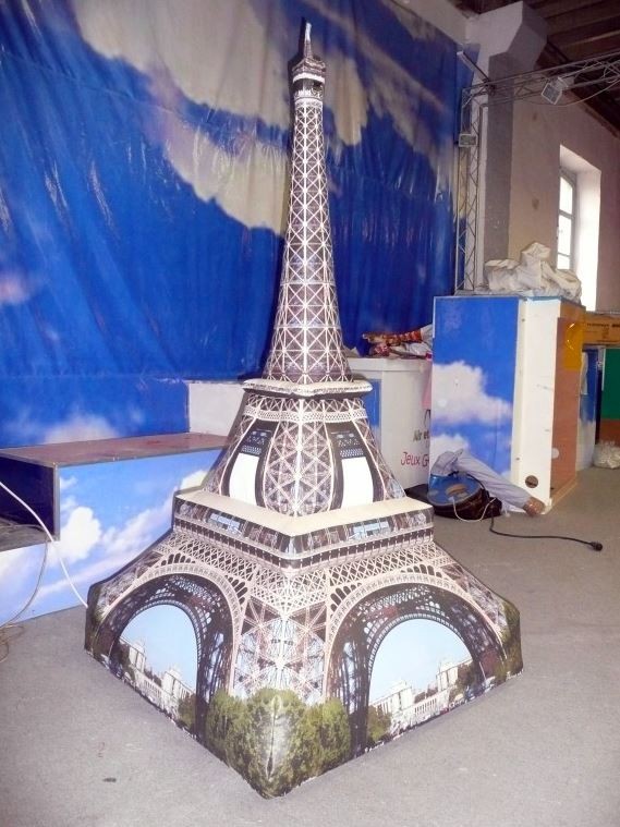 Structure Gonflable - Tour Eiffel  (hauteur : 2 mètres)