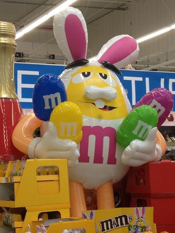 PLV Gonflable Mascotte M&M's en Lapin de Pacques